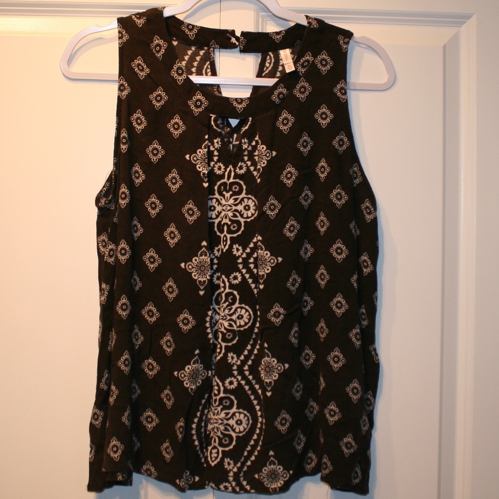 Adorable XL Sleeveless Top